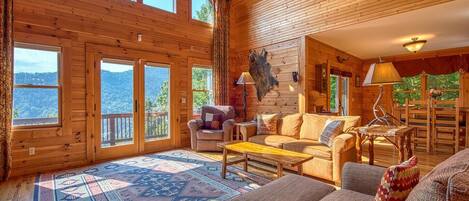 Televisión, chimenea, futbolito, oficina