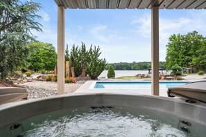 Outdoor pool - "Bayshore Breeze" - Lakefront 7BR, Private Pool, Hot Tub, Putting Green, Views (Hot Springs)
