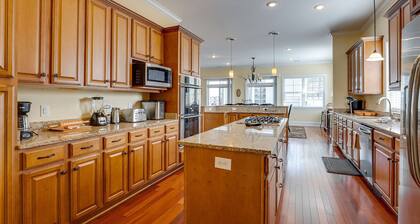 Luxurious private beach house with private pool + Free Attraction Tickets!