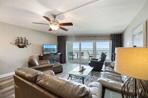 Smart TV, reproductor de DVD, videoteca y estéreo 