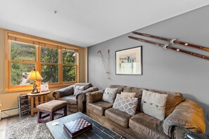 Flat-screen TV, fireplace, DVD player - Condo in River Run Village, Walk to Lifts, Shops & Dining w/ Mountain Views! (Keystone)