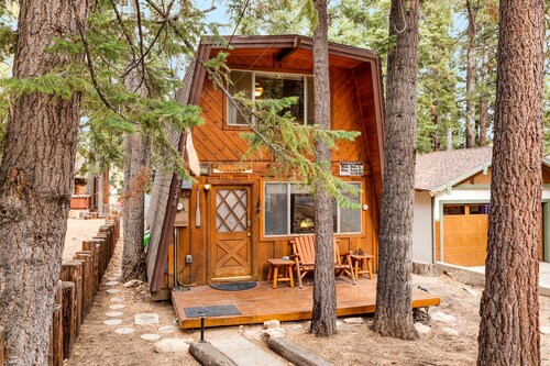 Bear Mountain Hideaway, Cabin w/Spa