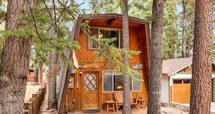 Bear Mountain Hideaway, mökki w / Spa