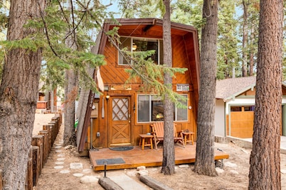 Bear Mountain Hideaway, Cabin w/Spa