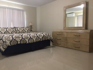 2 bedrooms, iron/ironing board, free WiFi, bed sheets - Walking distance to the University of Guam! 2BED/1BATH!!!! (Mangilao)