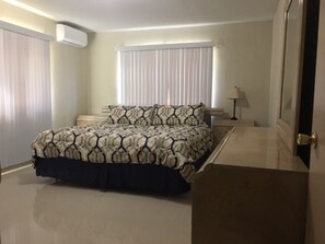 2 bedrooms, iron/ironing board, free WiFi, bed sheets - Walking distance to the University of Guam! 2BED/1BATH!!!! (Mangilao)