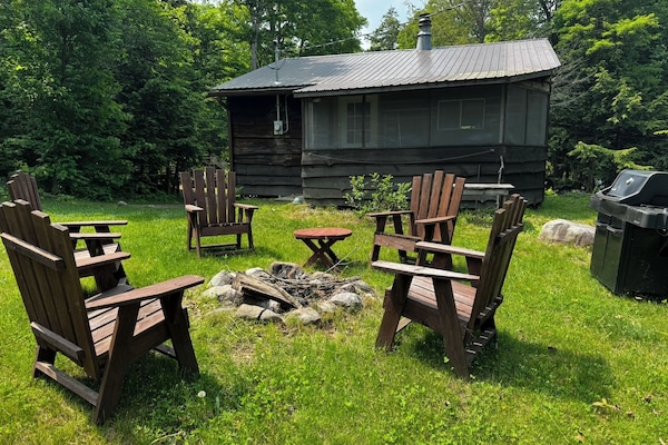Personal fire pit right outside the cabin. We provide the firewood!