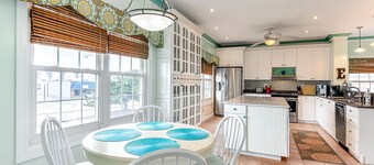 Oceanfront 3-Story • Breathtaking Views, Dogs OK!