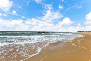 Am Strand, Liegestühle, Strandtücher
