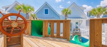 Awesome Family Getaway!  READ OUR REVIEWS  Beautiful  2/2 bth T/H, 1blk to Beach