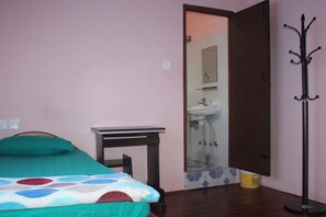 Double Room | Free WiFi - Goldenbirds Homestay (Pokhara)