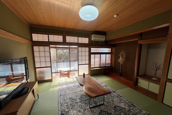 Rumah Basic | Wi-Fi gratis dan seprai linen