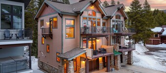 Slopeside Villa 126 I Ski Views I Private Hot Tub I Bunks I Steam Shower I Discounted Attractions
