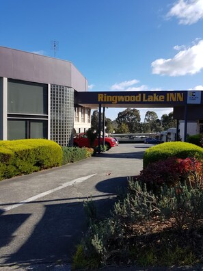 Exterior - Ringwood Lake Inn (Ringwood)