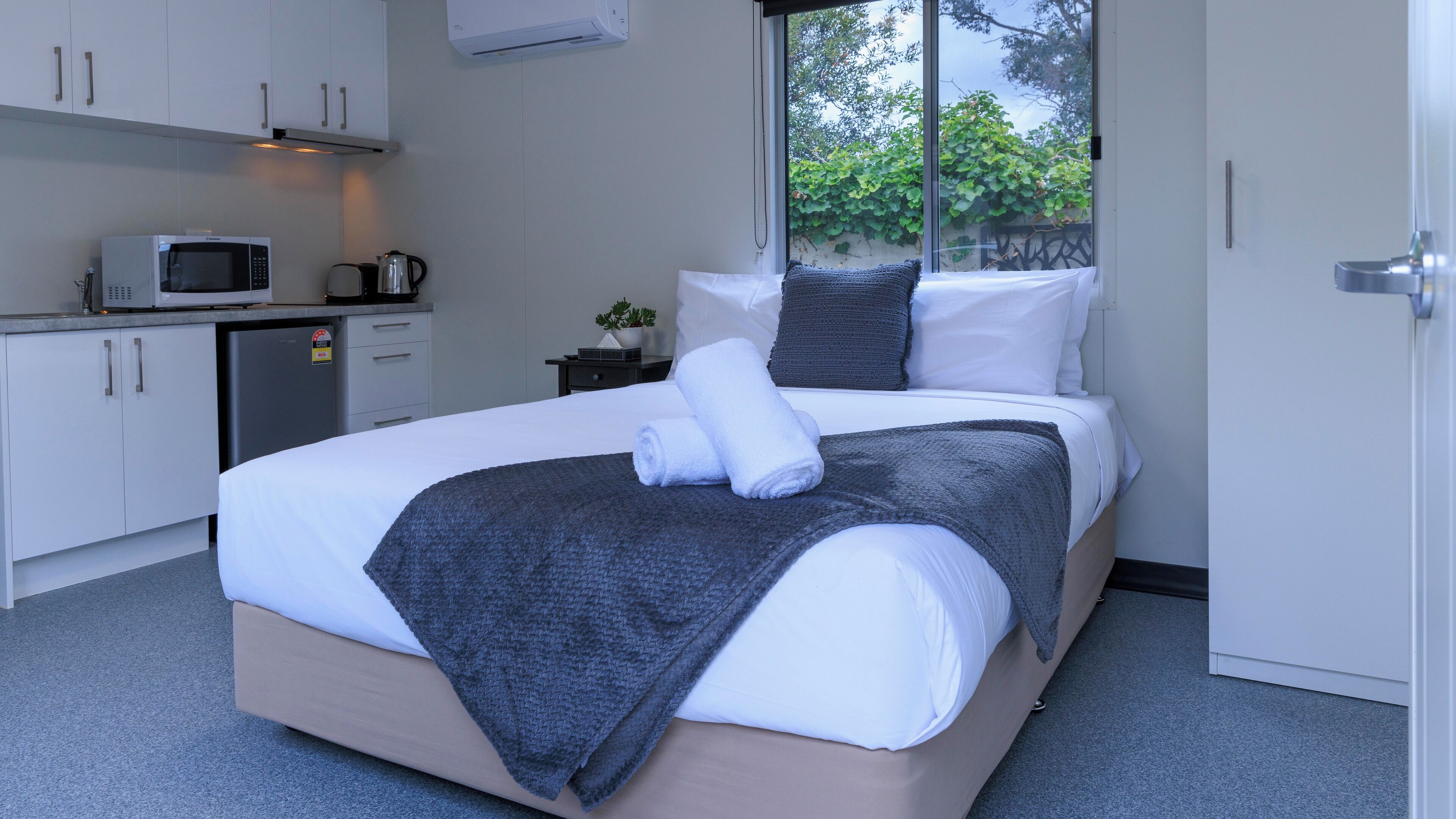 开间 | 遮光窗帘、熨斗/熨衣板、免费 WiFi、床单