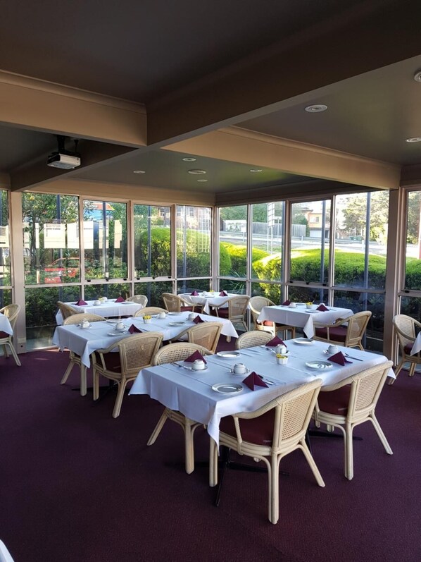 Restaurant - Ringwood Lake Inn (Ringwood)