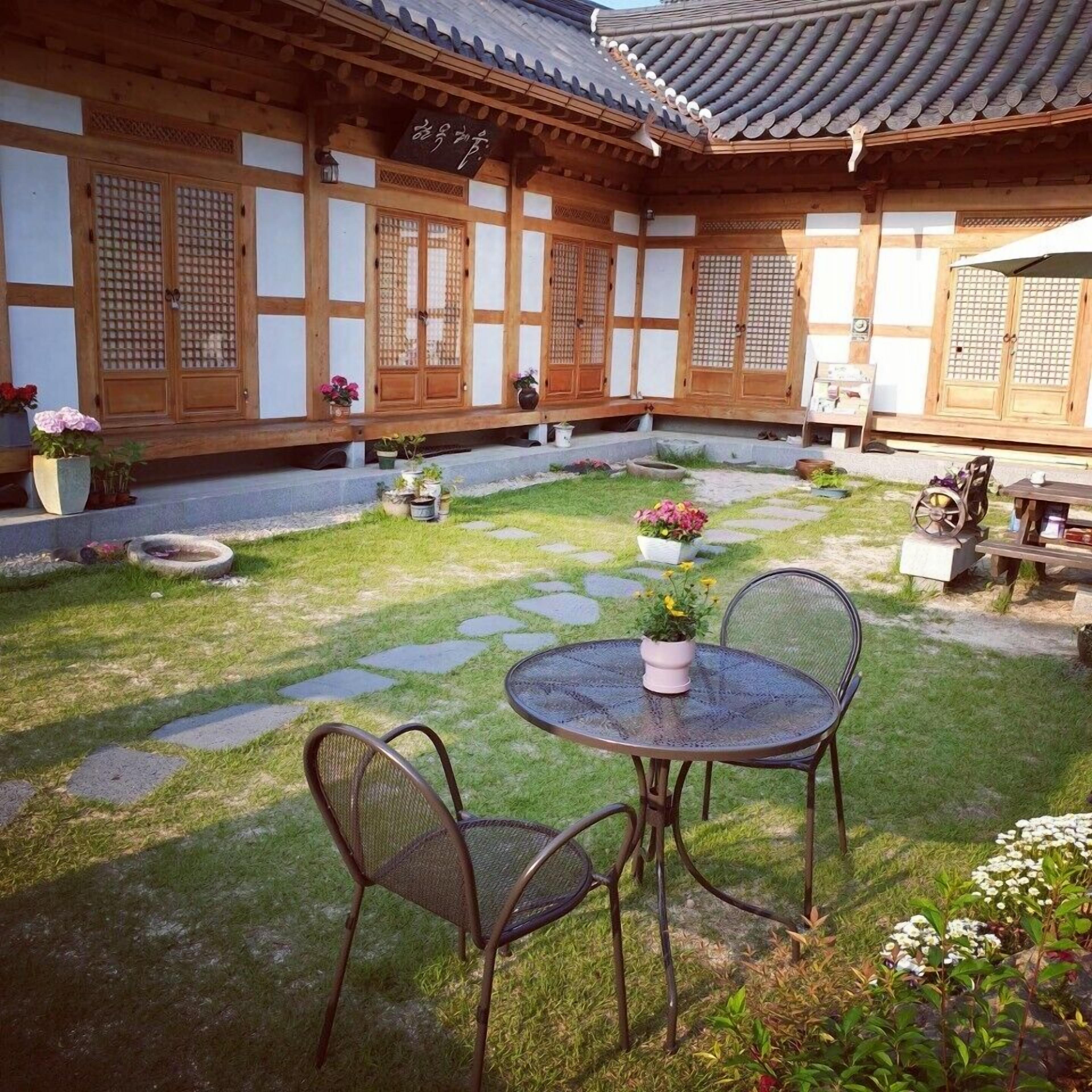 施設の正面