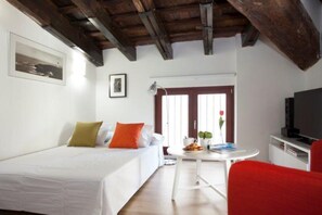 1 bedroom, WiFi, bed sheets - Singular Stays A. San Vicente III (Valencia / València)