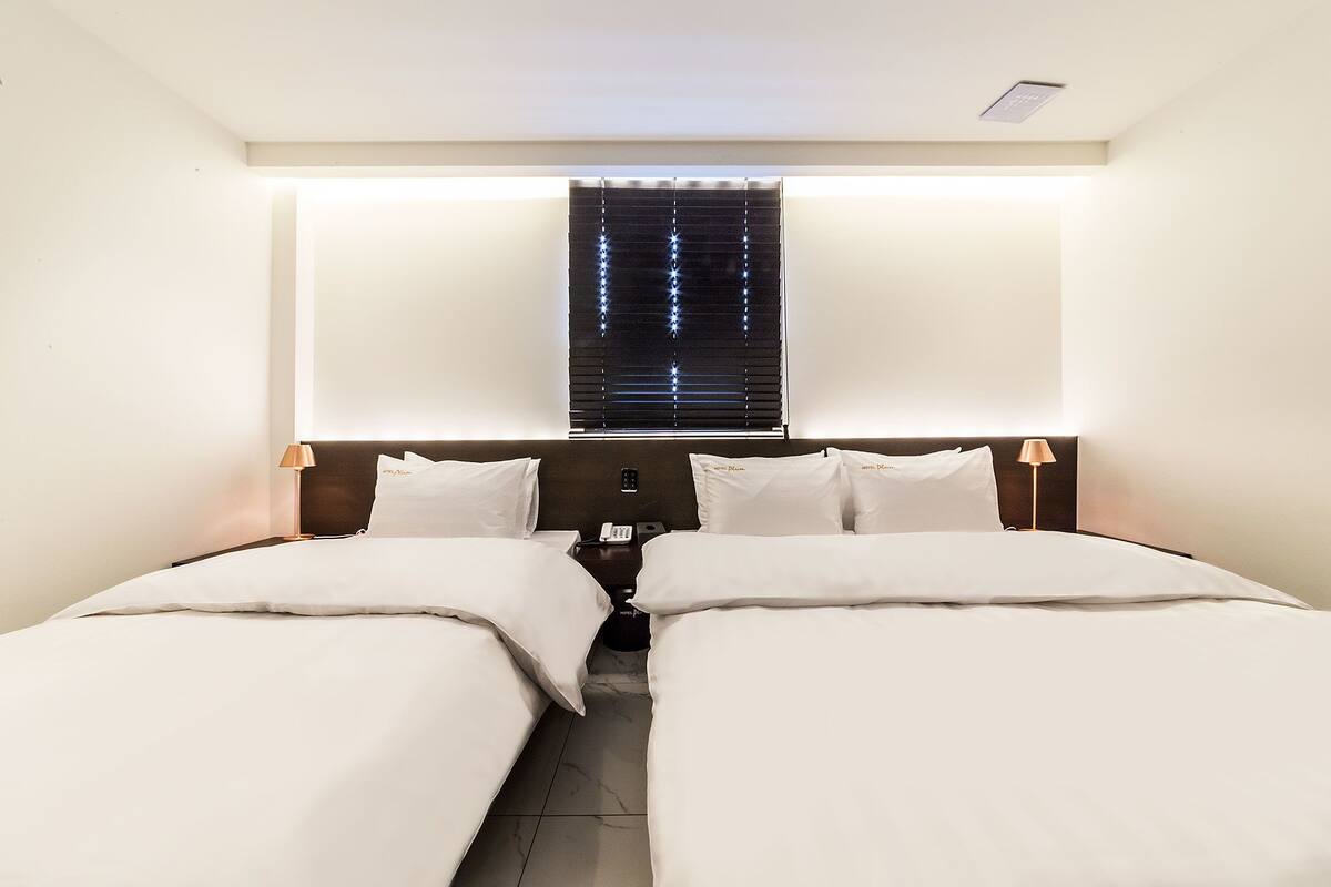 Royal Suite | Desk, soundproofing, WiFi (free)