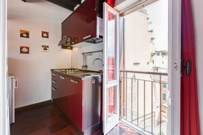 1 bedroom, desk, iron/ironing board, free WiFi - Romantic House in Trastevere (Rome)