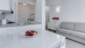 Apartemen, Bebas Asap Rokok, AC | Makan di kamar