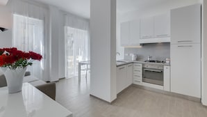 Apartemen, Bebas Asap Rokok, AC | Dapur pribadi | Lemari es, microwave, oven, dan kompor