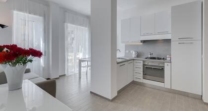 Trastevere White Apartment