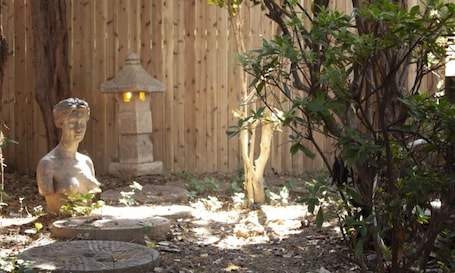 1912 | 1 bedroom, individually decorated, individually furnished, free WiFi