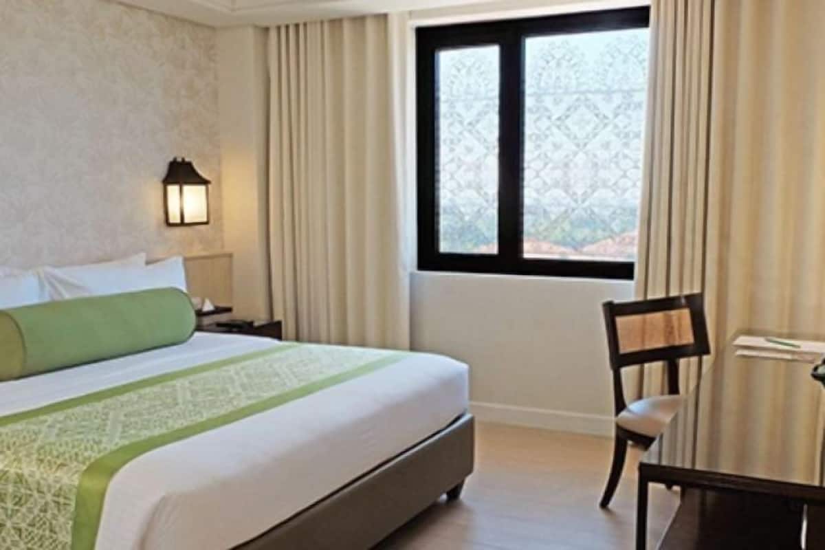 1 bedroom, in-room safe, desk, free WiFi