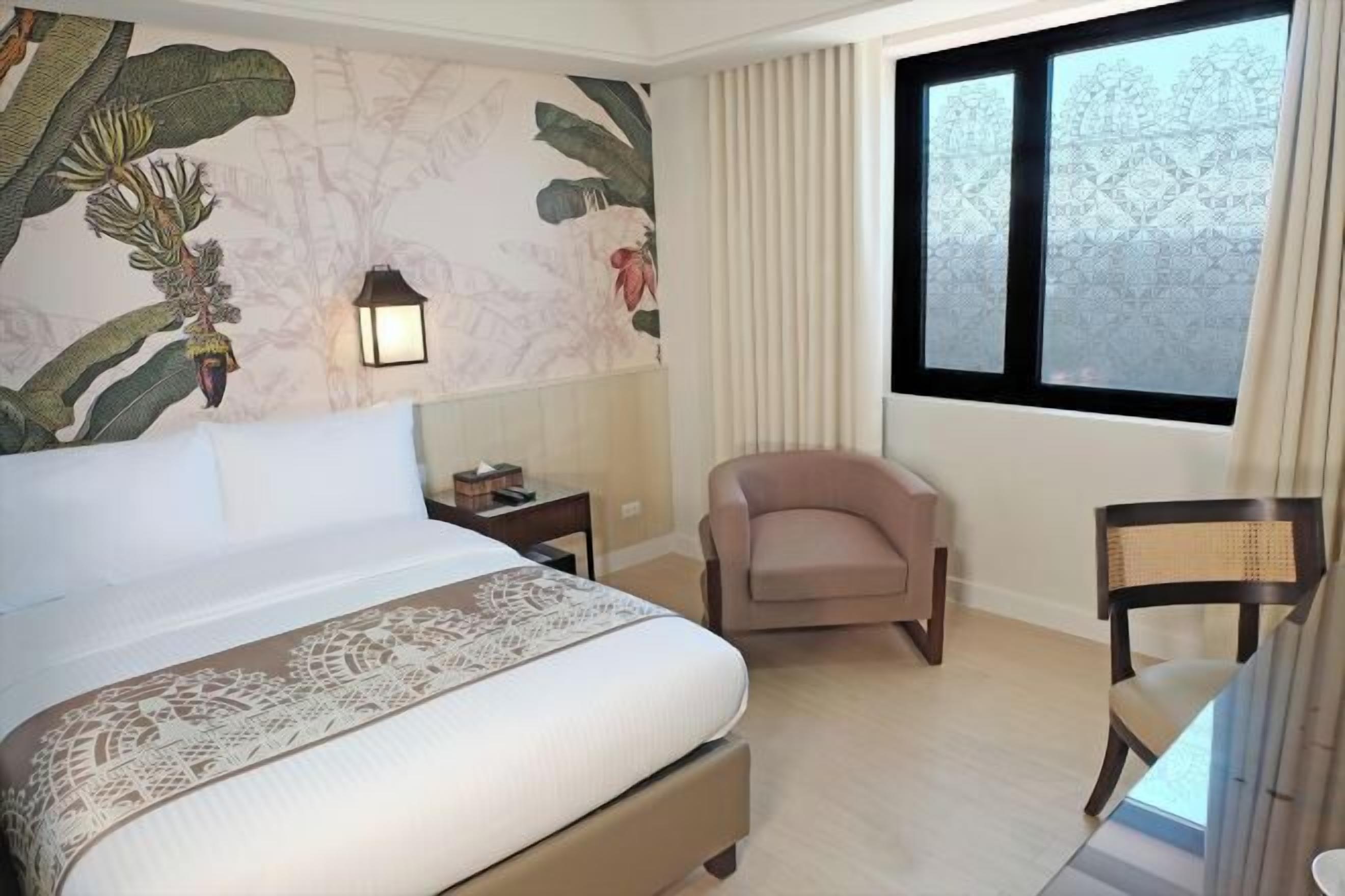 In-room safe, desk, free WiFi, bed sheets