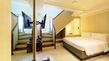 Loft | Zimmersafe, Schreibtisch, kostenloses WLAN, Bettwäsche