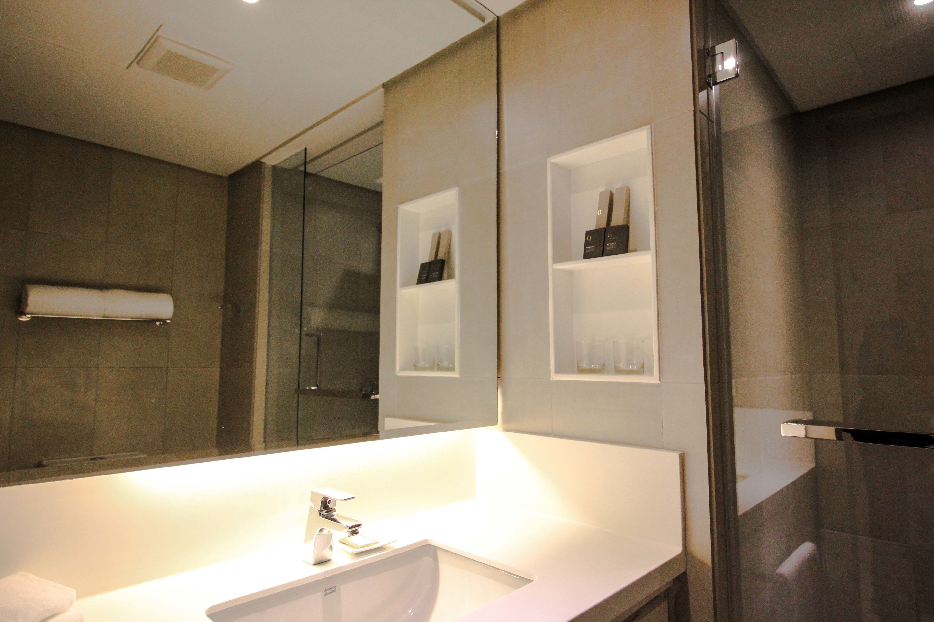 junior suite | bathroom sink