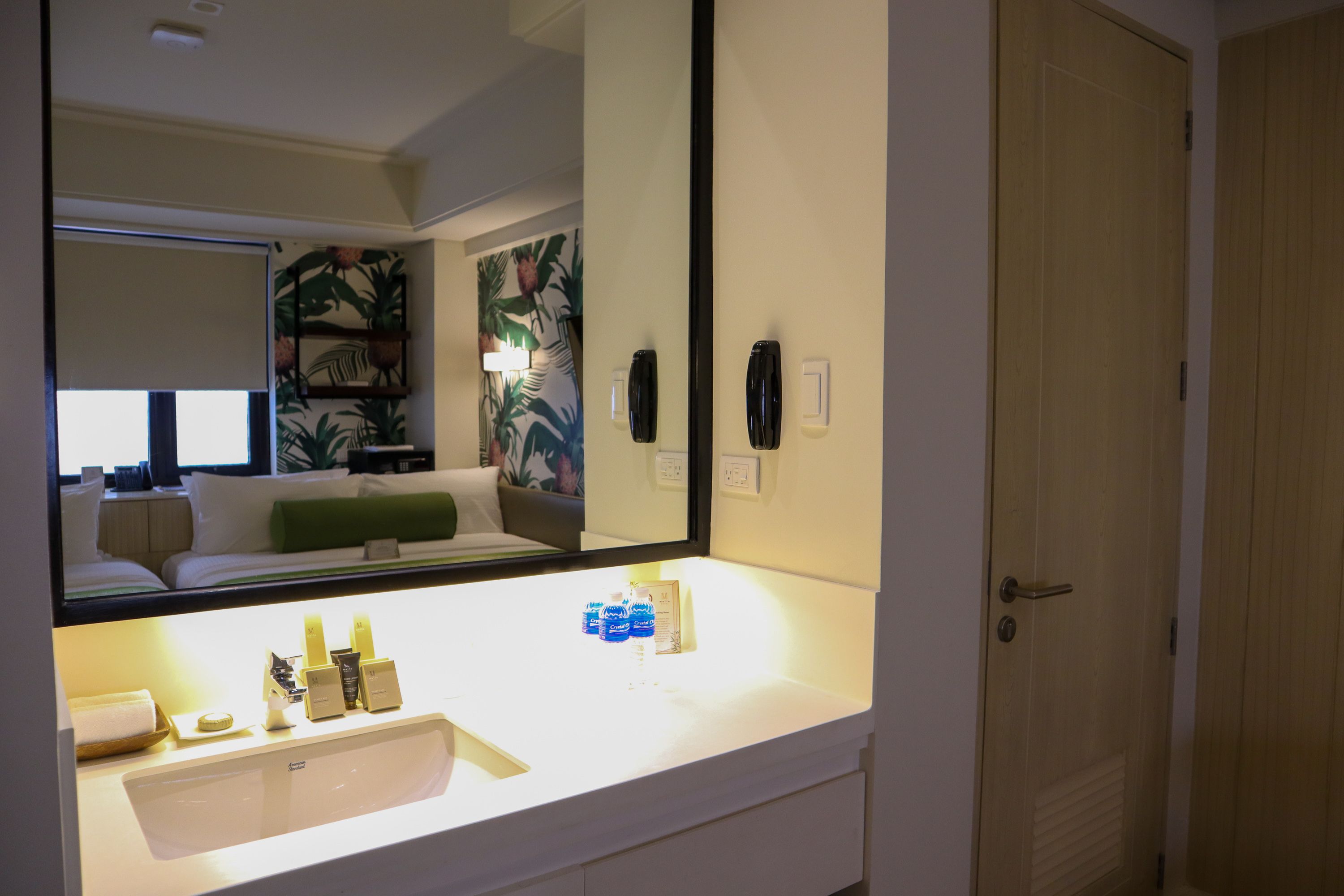 family room a | bathroom | shower, rainfall showerhead, free toiletries, hair dryer