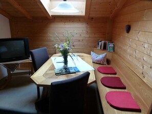 Dining - Triple Room (Type A) - Greber Christine - Frühstückspension Fernblick (Schoppernau)