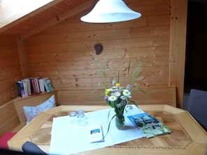 Interior - Triple Room (Type A) - Greber Christine - Frühstückspension Fernblick (Schoppernau)