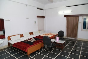 1 bedroom, in-room safe, soundproofing, free WiFi - Hotel Ram Niwas (Udaipur)