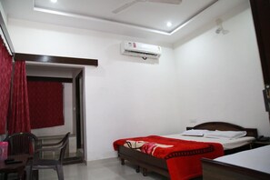 1 bedroom, in-room safe, soundproofing, free WiFi - Hotel Ram Niwas (Udaipur)
