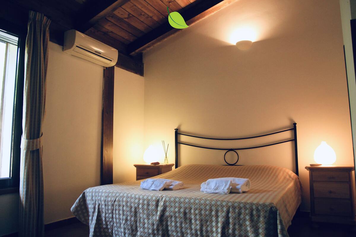 Quarto casal | Roupas de cama premium, Wi-Fi de cortesia, roupa de cama