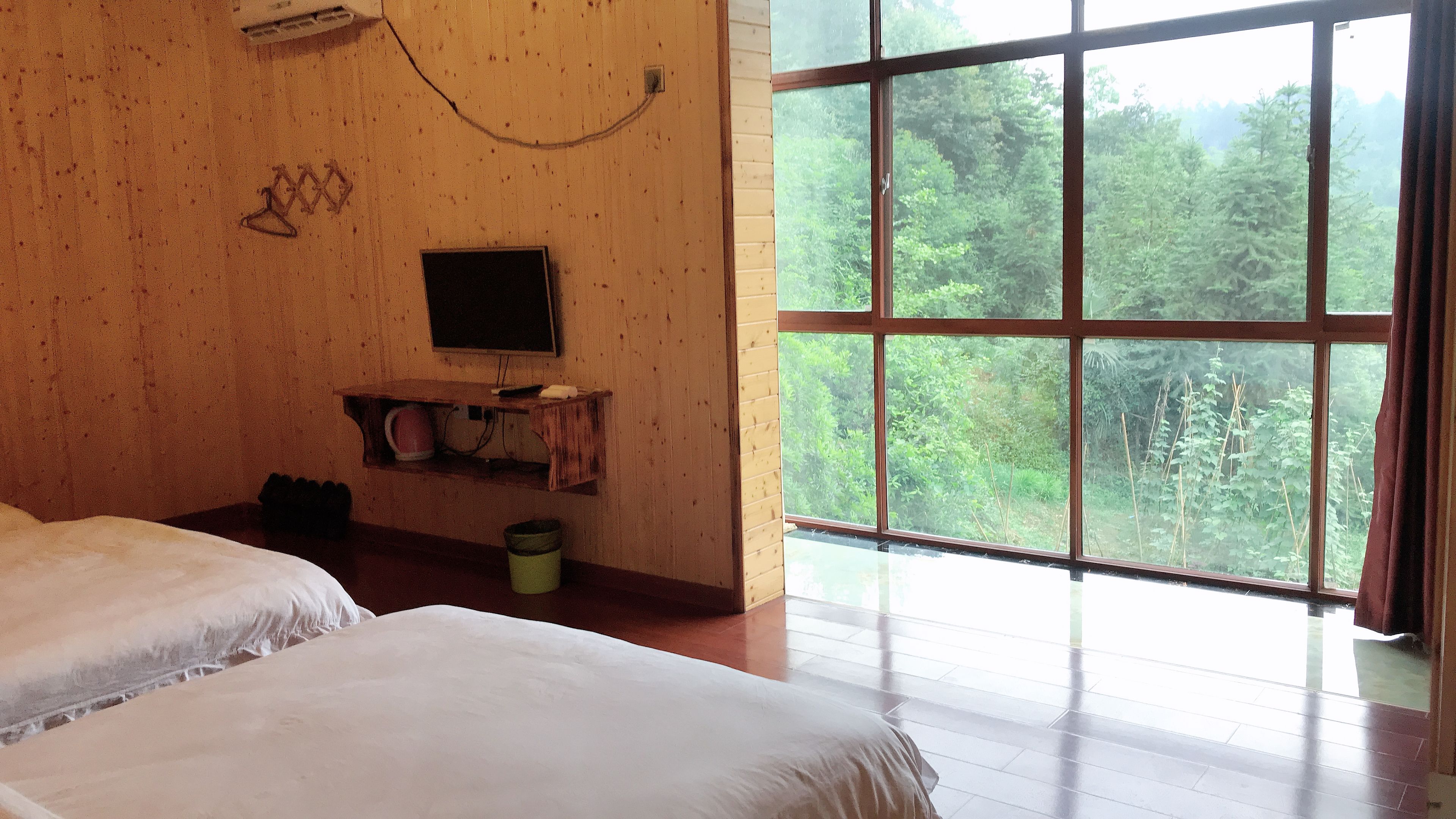 Desk, blackout curtains, iron/ironing board, free WiFi