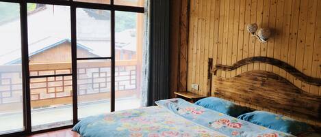 Superior Double Room with Balcony | Desk, blackout curtains, iron/ironing board, free WiFi