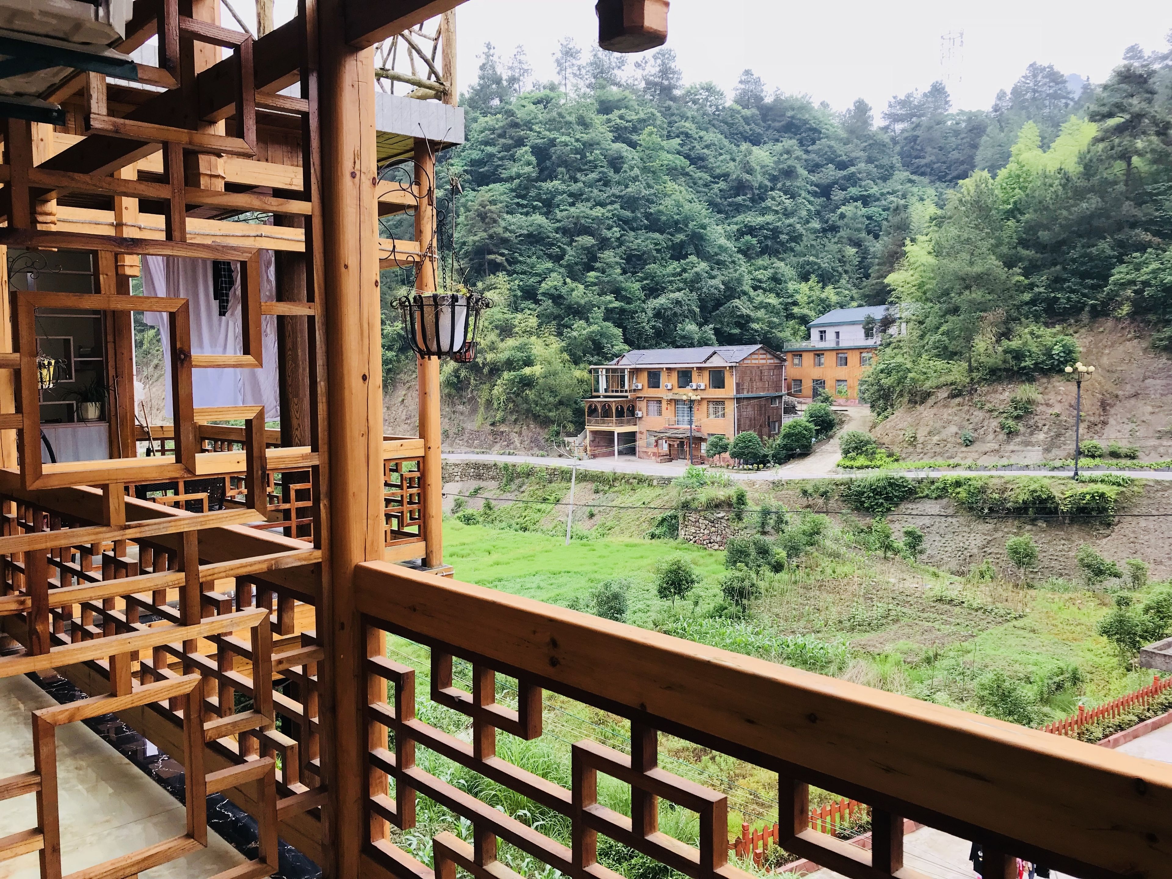 書桌、遮光窗簾/窗簾、熨斗/熨衫板、免費 Wi-Fi