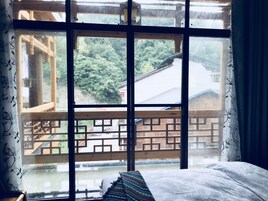 Superior Twin Room with Balcony | Desk, blackout drapes, iron/ironing board, free WiFi