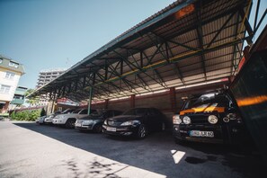 Estacionamiento gratis, valet parking gratis