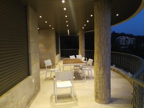 Villa Deluxe, vista a la montaña | Balcón