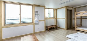 Værelse til 4 personer (1 bunk bed, 1 double futon) | Gratis Wi-Fi