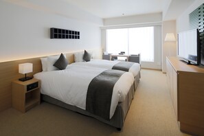 Deluxe-Zweibettzimmer, Kochnische | Daunenbettdecken, Zimmersafe, Verdunkelungsvorhänge