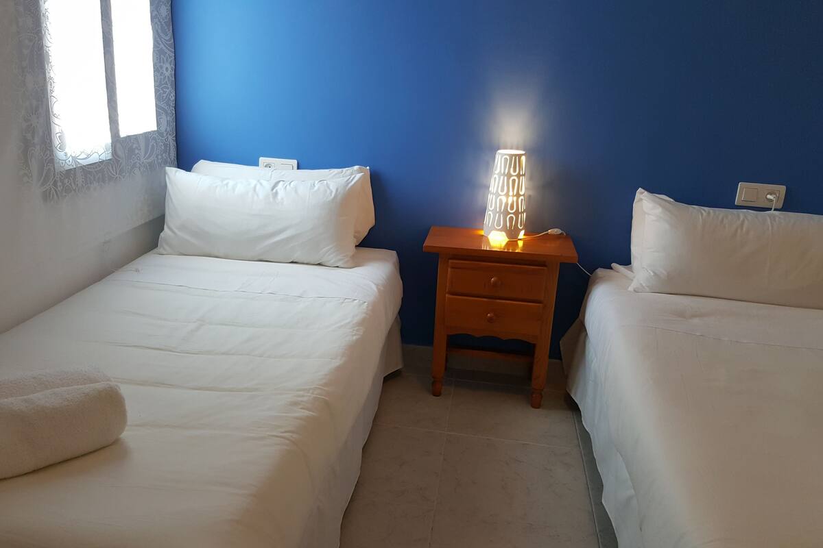 Double Room, Private Bathroom (1 o 2 camas) | In-room safe, free WiFi, bed sheets, wheelchair access