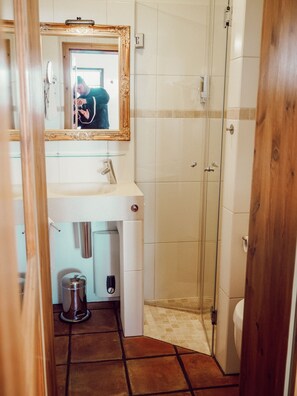 Shower, hair dryer, towels, soap - Backsteinparadies (Lueneburg)