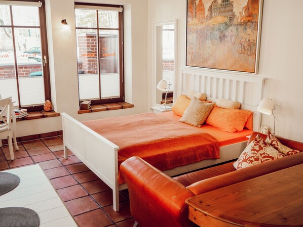 In-room safe, desk, blackout drapes, iron/ironing board - Backsteinparadies (Lueneburg)