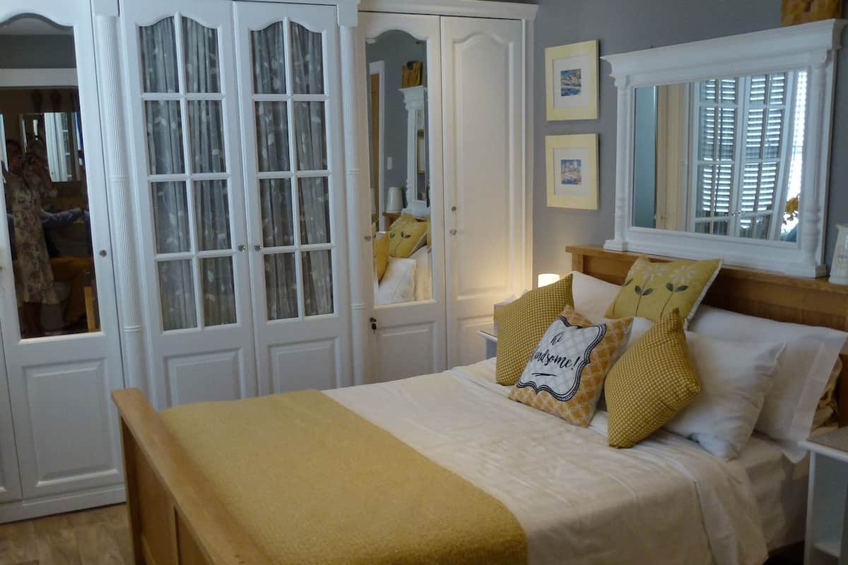 Chambre Double Standard, salle de bains attenante, vue jardin